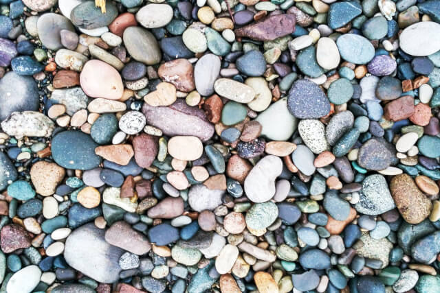 zoomed in pebbles