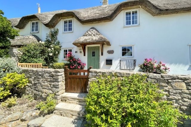 thatch roof cottage in West Lulworth